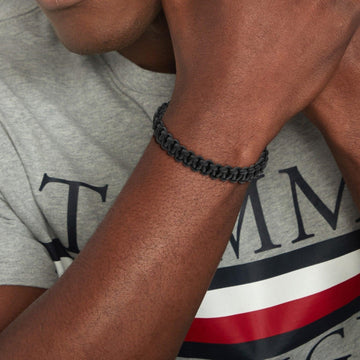 Ανδρικό βραχιόλι πλεχτό Tommy Hilfiger 2790496 υφασμάτινο σε μαύρο χρώμα.
